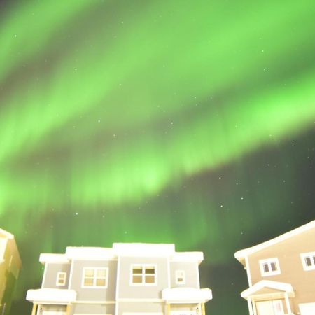 Aurora Deluxe Guest House Yellowknife Extérieur photo