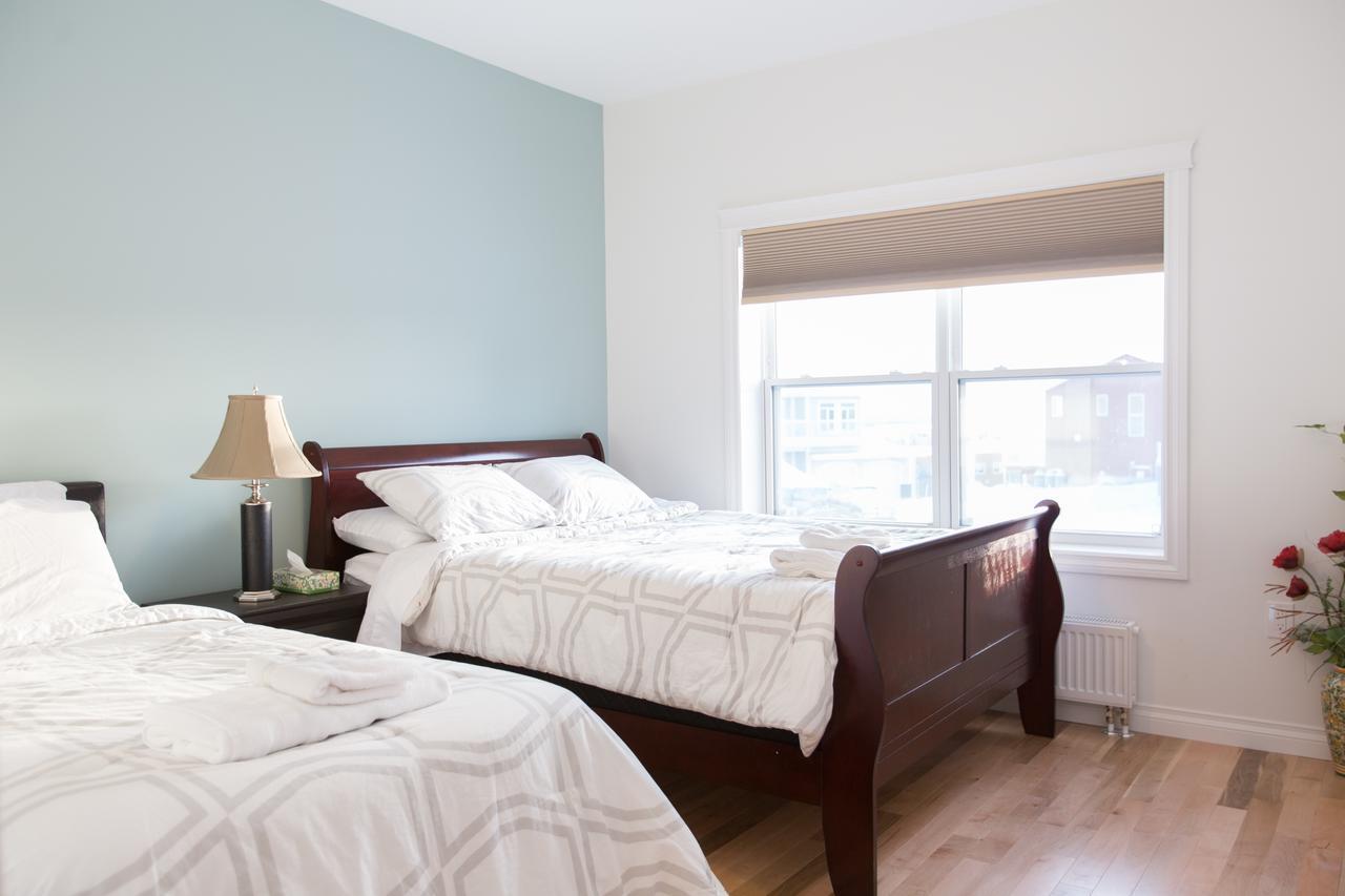 Aurora Deluxe Guest House Yellowknife Extérieur photo